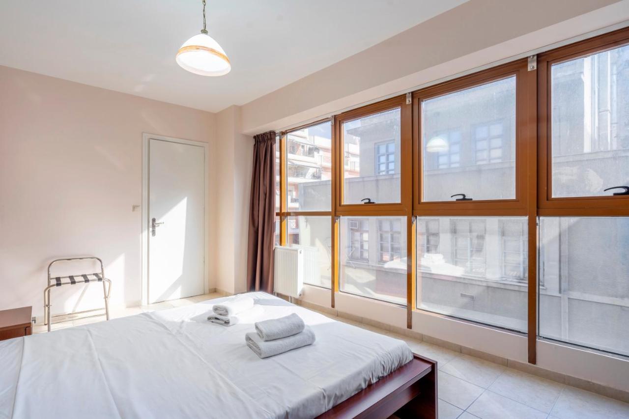 2 Bedroom Renovated Apartment With A View Athens Exterior photo