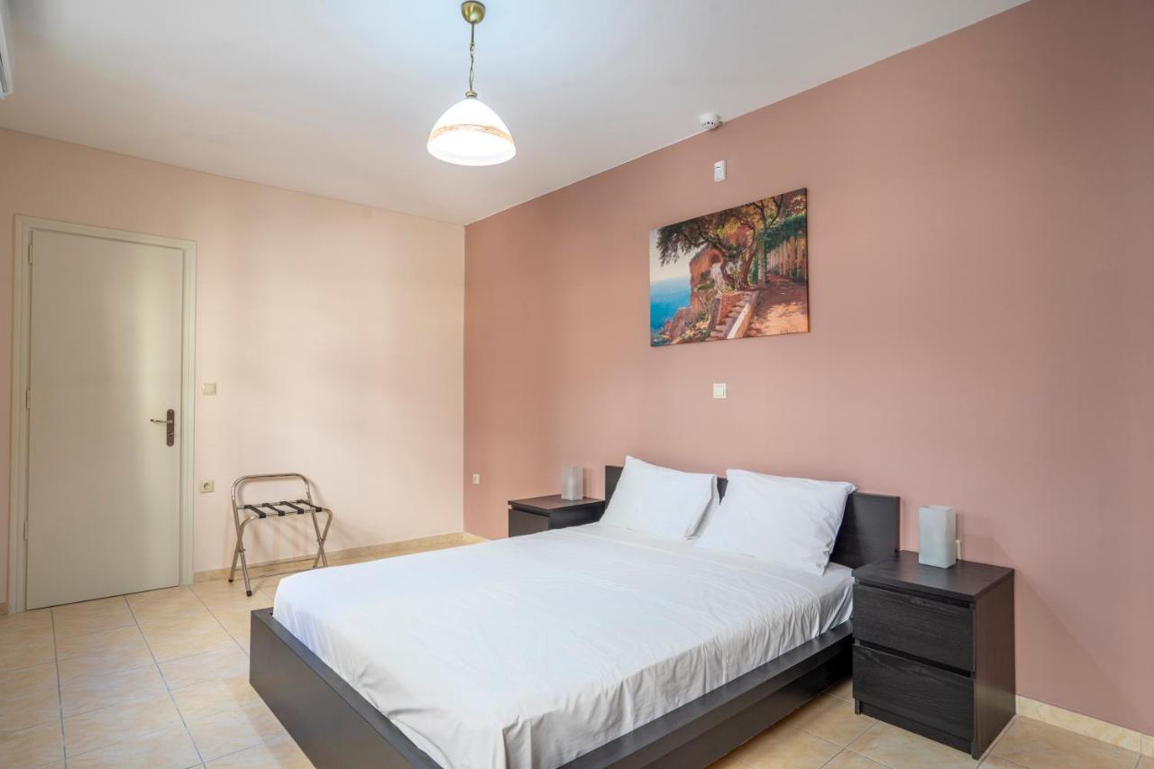 2 Bedroom Renovated Apartment With A View Athens Exterior photo